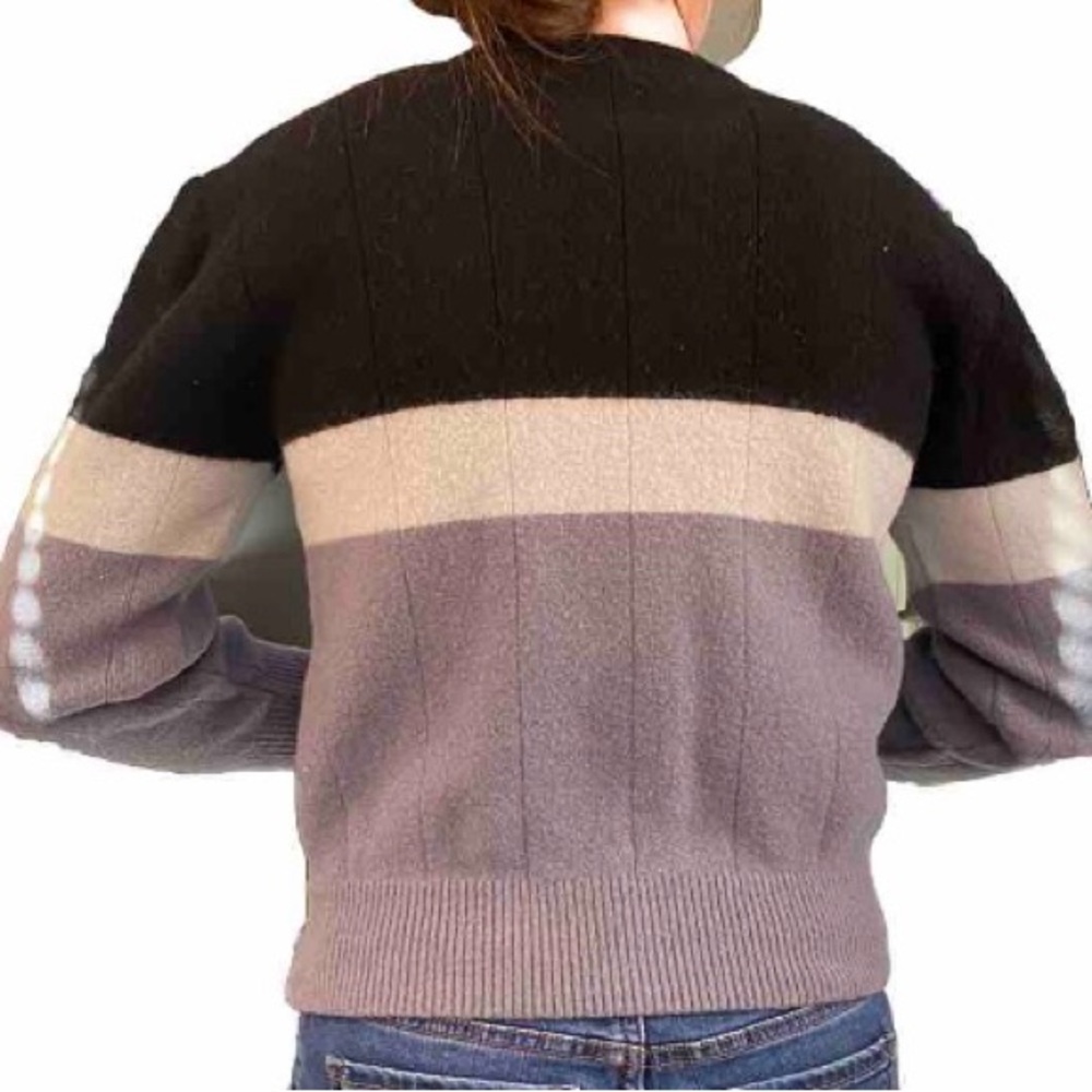 Medium Color Layered Sweater - Picture 2 of 4